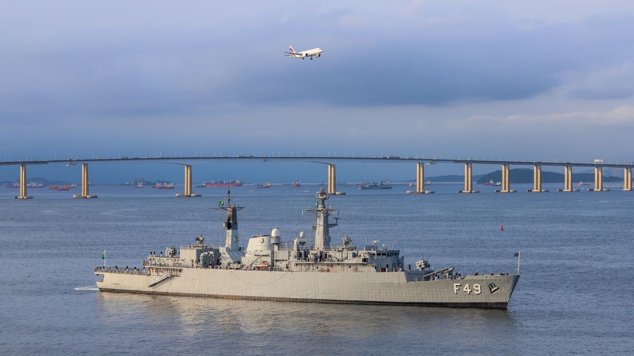Fragata Rademaker: navio de guerra da Marinha do Brasil se destaca em operações e poder dissuasório