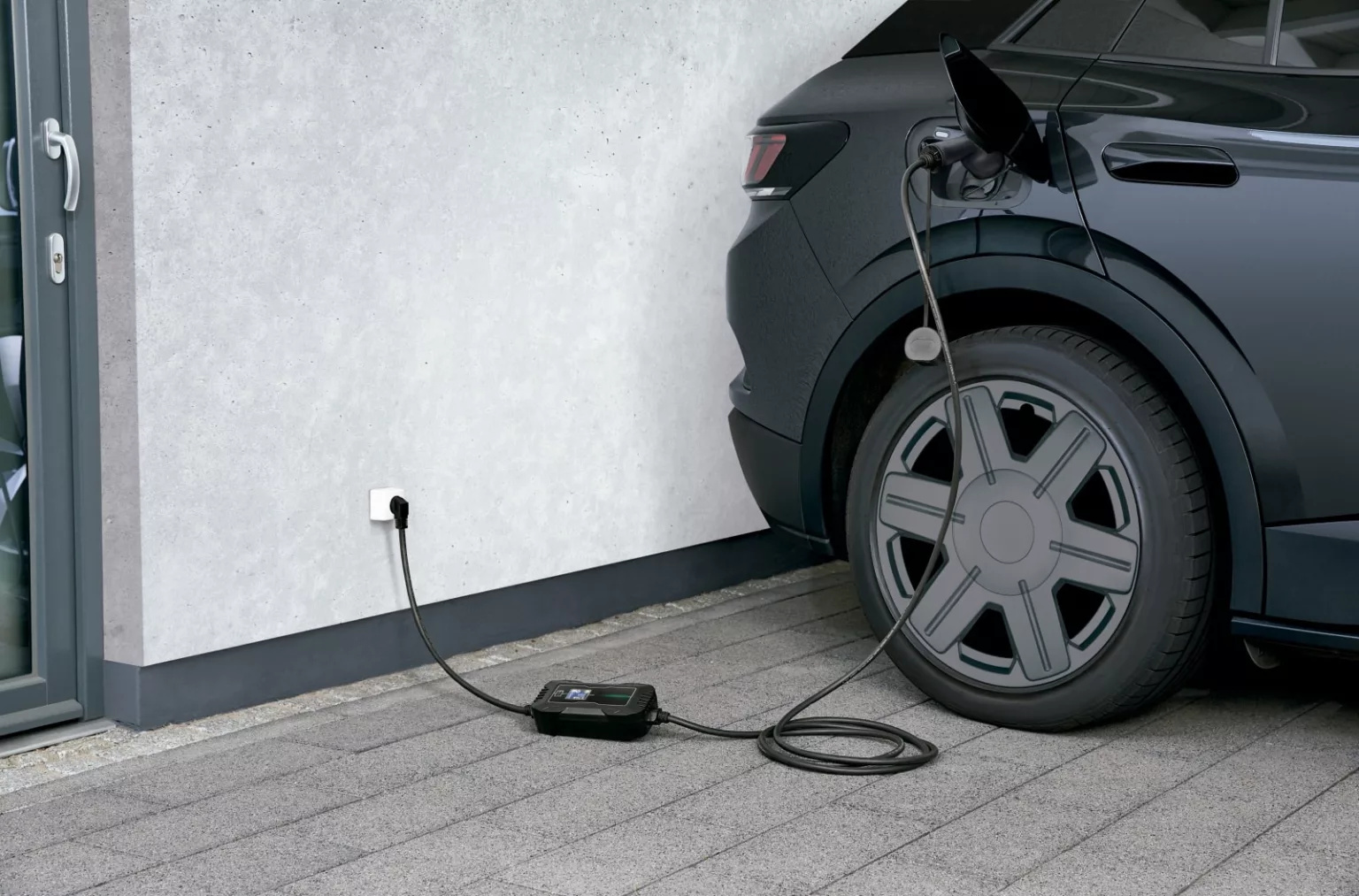 Saiba quais regras estão sendo regulamentadas! Com a popularidade dos carros elétricos, normas tem que feitas. Segurança é o principal fator.