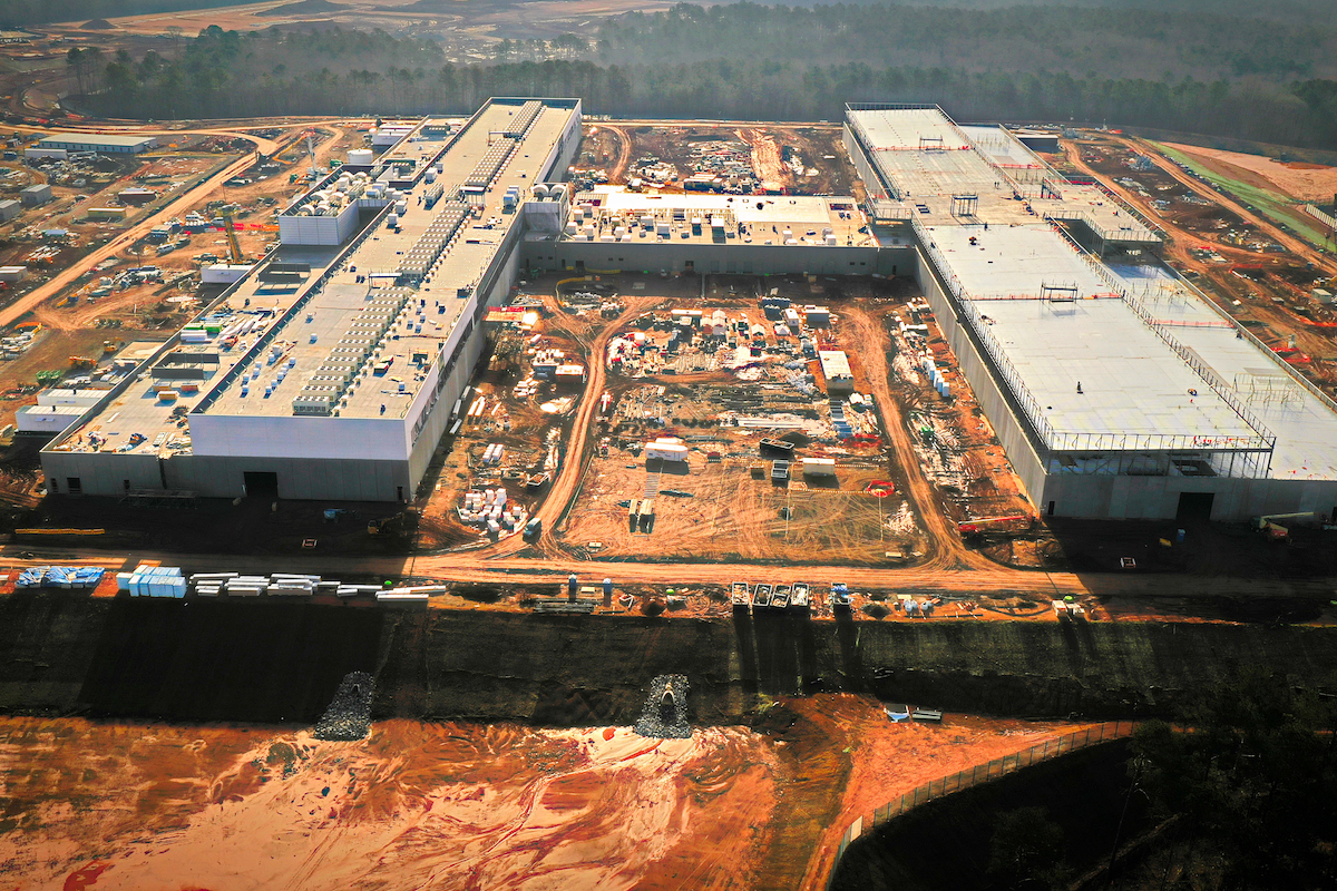Data centers consomem bilhões de litros de água e levantam preocupações em zonas rurais e está afetando comunidades.