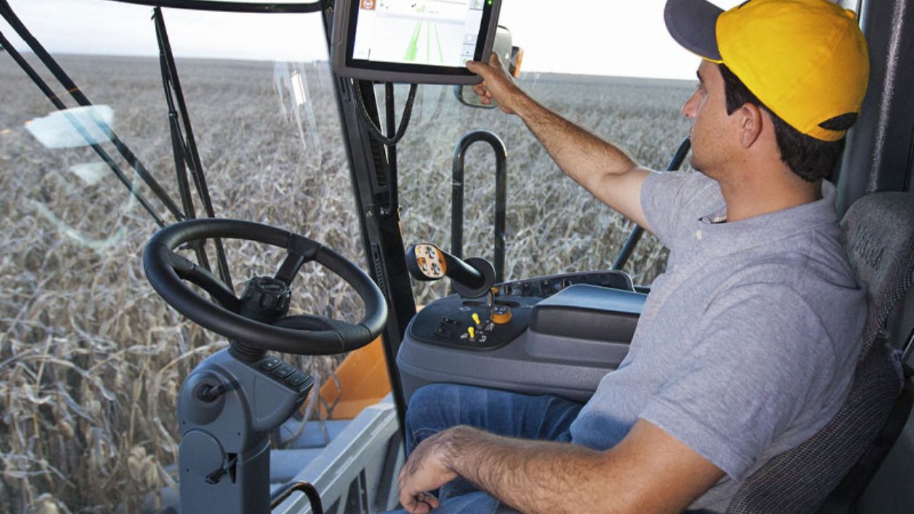 colheitadeira axial Valtra série 800
