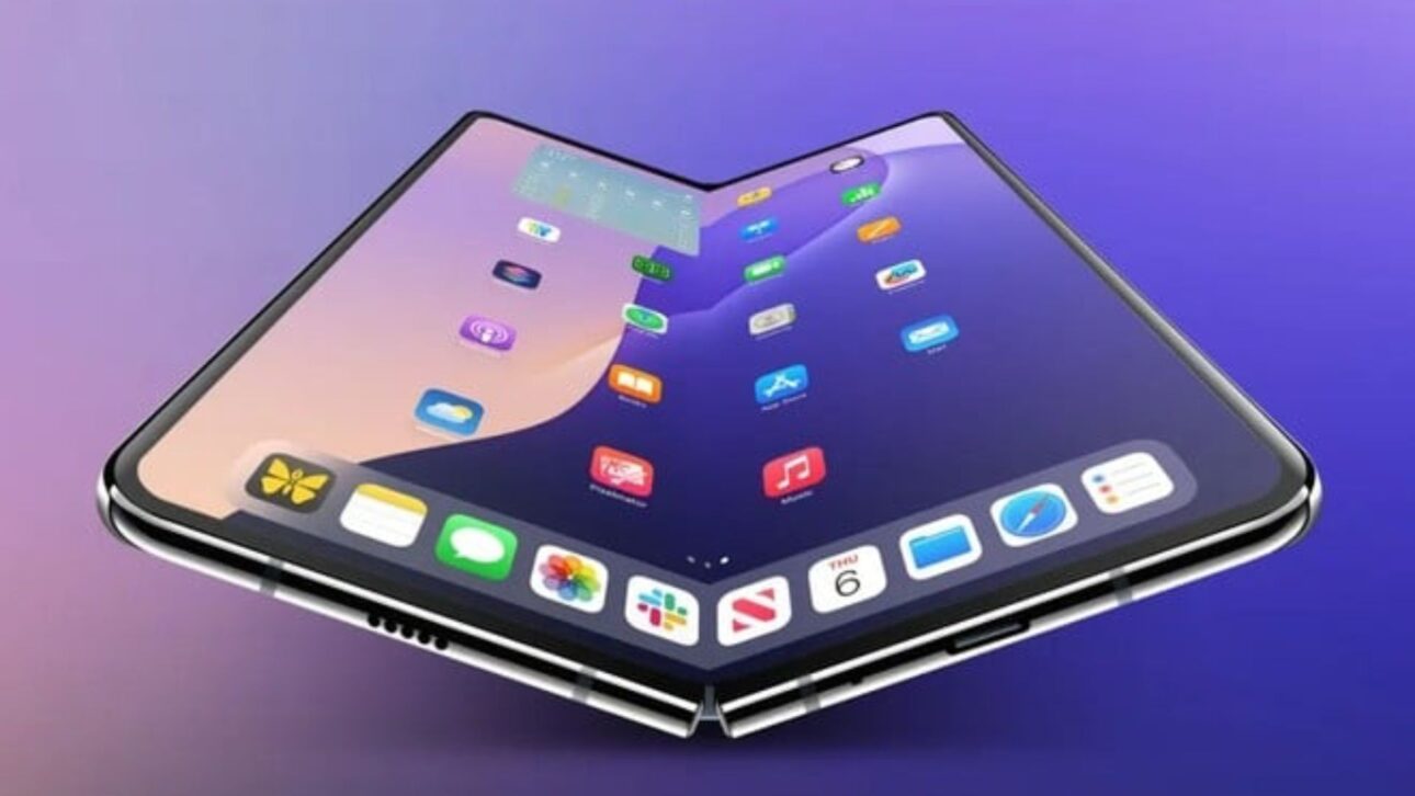 iPhone dobrável com tela aberta e sem vinco em ambiente moderno.