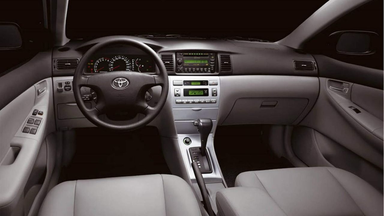 A Toyota Fielder marcou época como uma das peruas mais queridas das famílias brasileiras. Conheça detalhes da sua história, versões e por que ainda é valorizada.