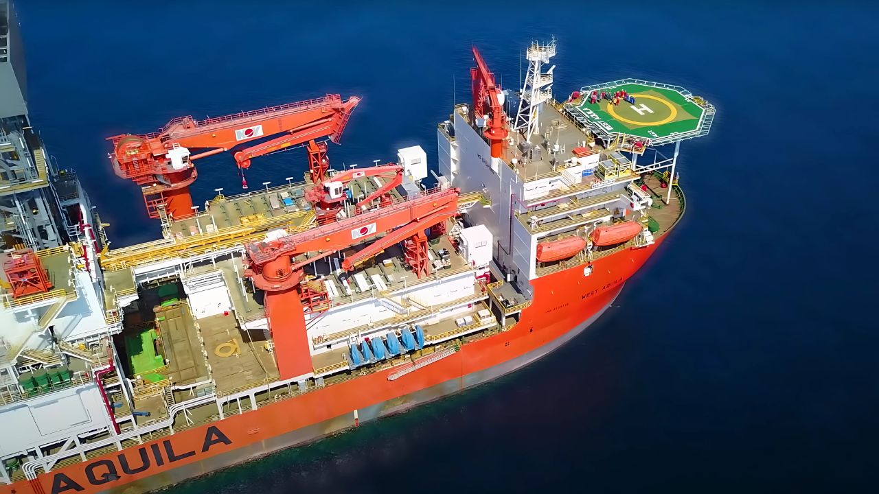 Petrobras inicia perfuração de poço no bloco de Água Marinha, na Bacia de Campos, com objetivo de ampliar a exploração e dobrar a produção até 2035.