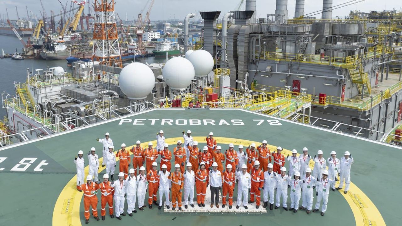 Tripulação do FPSO-78 da Petrobras.