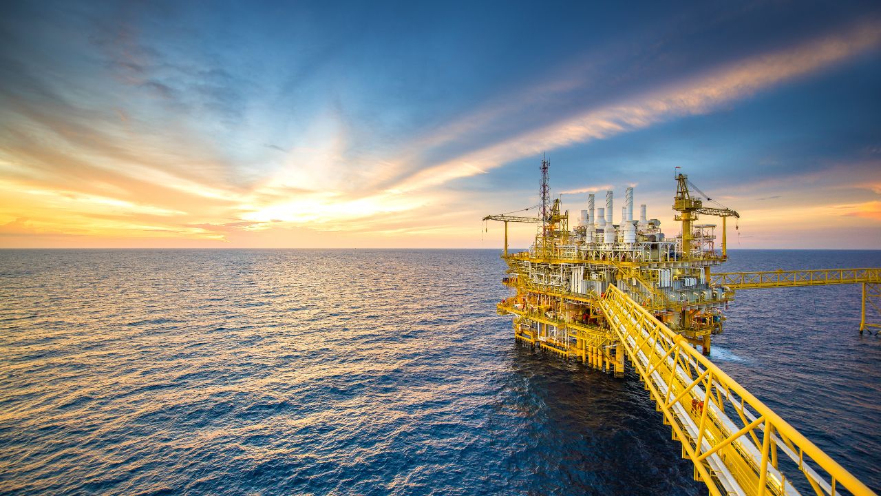 A produção de petróleo da União atingiu 128 mil barris por dia em maio, alta de 13,2% puxada por Itapu e Mero, segundo a PPSA.