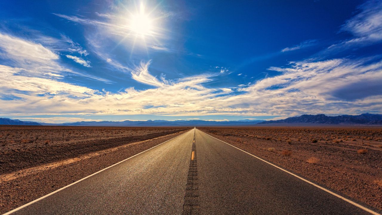 Descubra como surgiu a Rota Pan-Americana, a rodovia mais longa do mundo, com mais de 30 mil km. Veja por onde passa, seus desafios ambientais e geopolíticos e os países conectados.