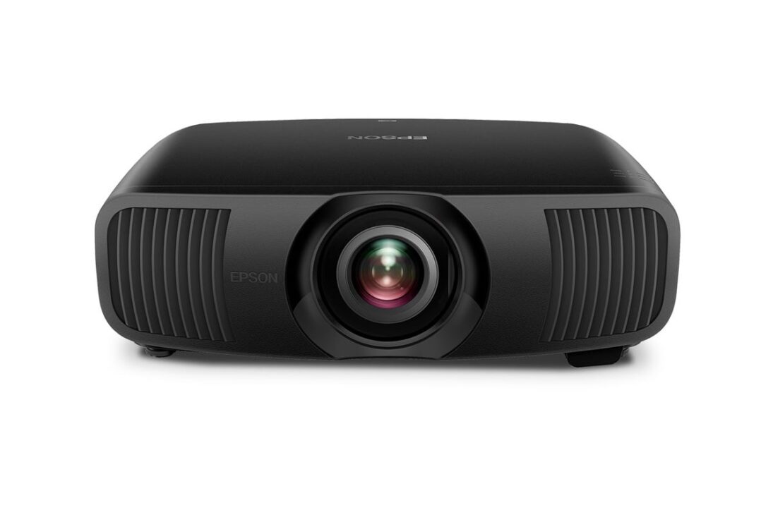 Entenda mais da proposta da Epson no Pro Cinema LS9000, que pretende atender tanto cinéfilos quanto gamers exigentes com seu projetor.
