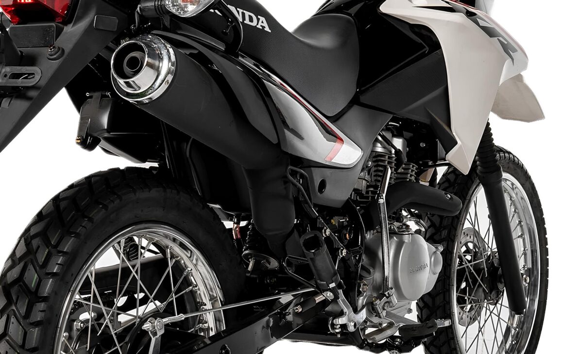 Nova Honda XR 150L 2026 chega ao mercado com painel digital, motor de 150cc e autonomia de 388 km