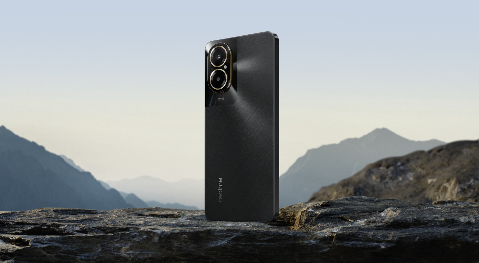 O Android ‘com cara de iPhone’ que custa menos de R$ 1.300: tela curva AMOLED, traseira de vidro e acabamento refinado — conheça o Realme C67!