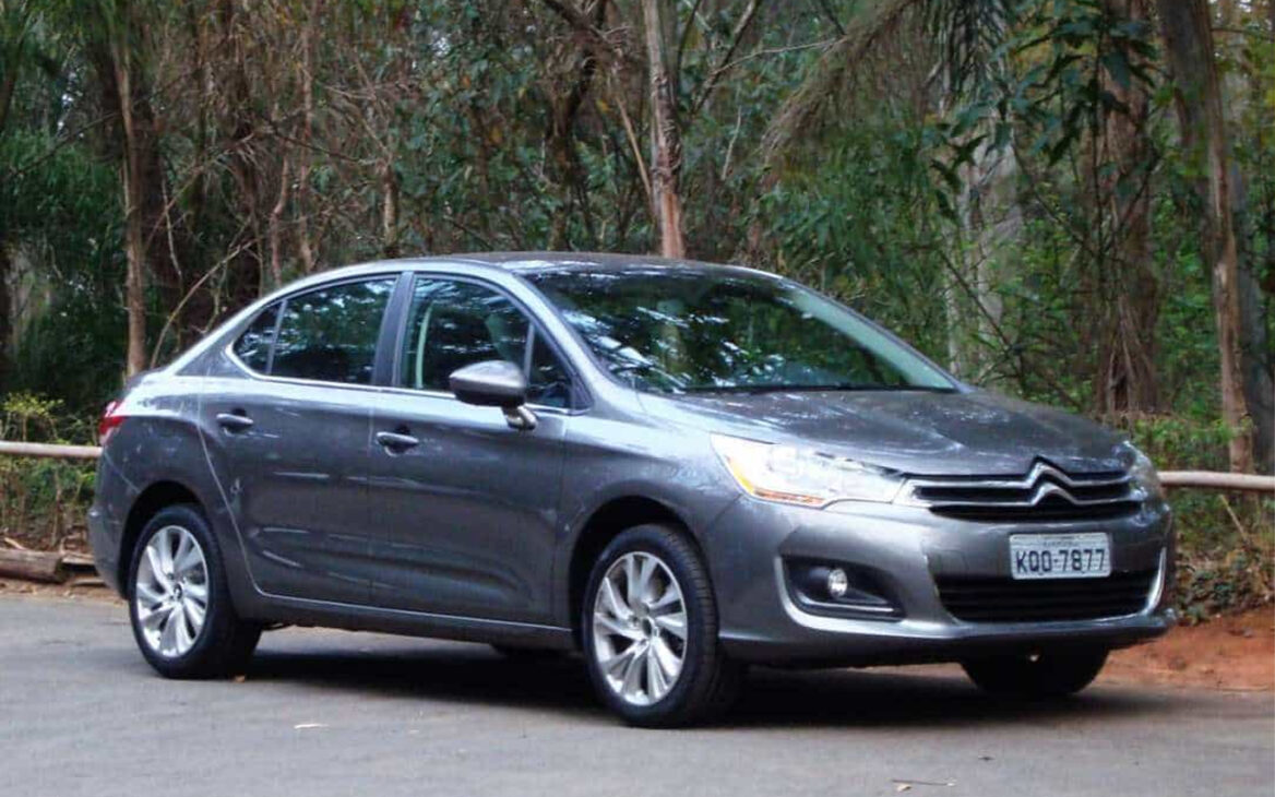 7 carros usados esquecidos que valem ouro robustos com manutenção conhecida e bom custo benefício Citroën C4 Lounge