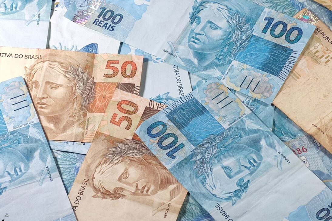 Carreiras técnicas para trabalho remoto pagam até R$ 20 mil e exigem apenas 6 meses de formação prática