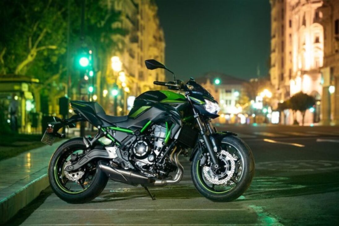 Com 188 kg e top speed de 210 km/h, Kawasaki Z 650 SE 2022 alia leveza e desempenho para uso urbano e rodoviário