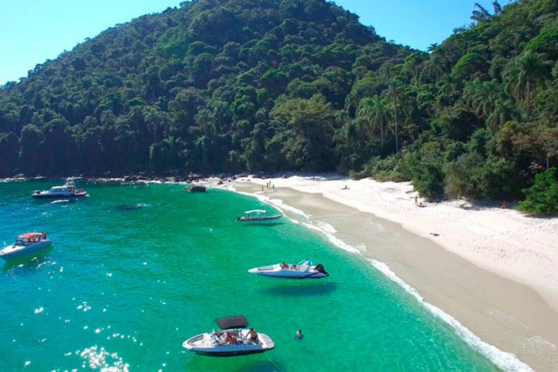 Com 365 ilhas, Angra dos Reis recebe 2 milhões de turistas por ano e cresce como um dos destinos mais buscados no Brasil
