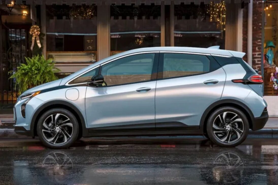 Com visual moderno e nova bateria, novo carro elétrico da Chevrolet será a porta de entrada para elétricos da GM