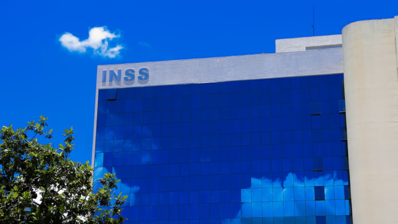 Fim da longa espera no INSS? Câmara aprova bônus para zerar fila de quase 2 milhões de pedidos