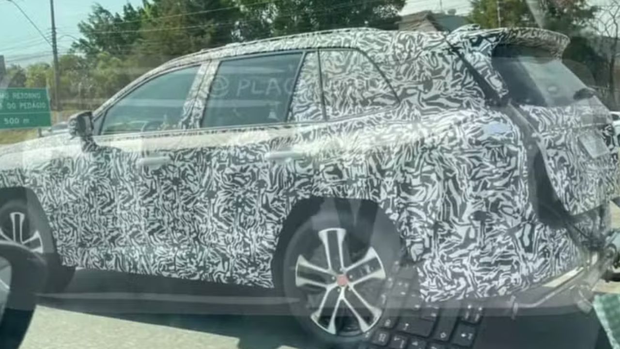 Flagrado no Brasil, o novo Toyota RAV4 2026 estreia motor híbrido flex de até 324 cv e o design que estará na próxima geração do Corolla.