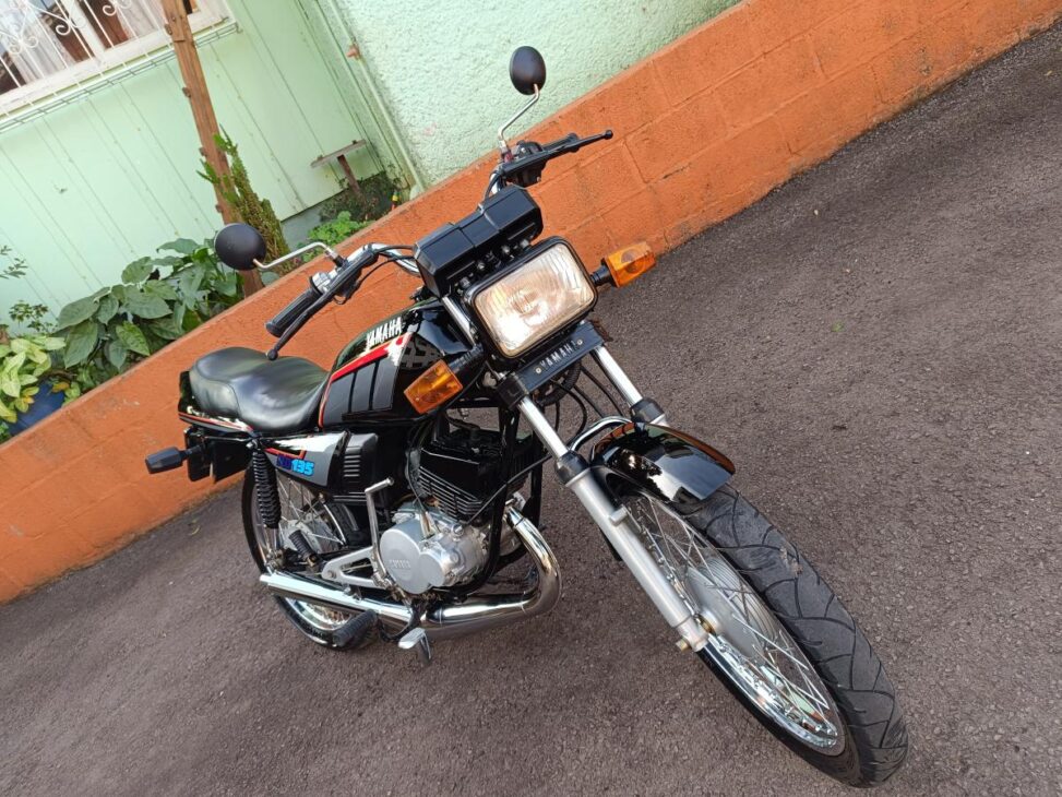 Conheça 5 motos clássicas que fizeram história no Brasil e ainda rodam nas ruas pelo design, motor ou confiabilidade, verdadeiros ícones sobre duas rodas.