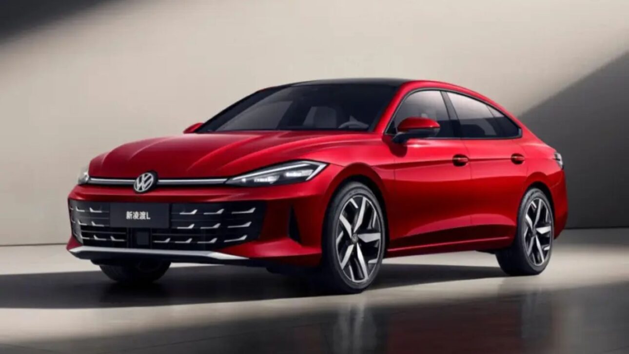Volkswagen Lamando L 2026 em destaque na cor vermelha, reforçando a identidade visual esportiva do modelo (Imagem: divulgação)