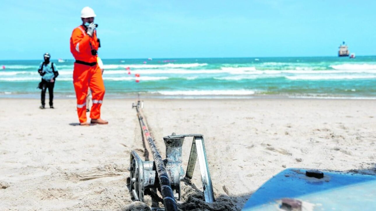 Internet: Cabo submarino que liga Brasil e Europa é ancorado em Fortaleza. (Imagem: reprodução)
