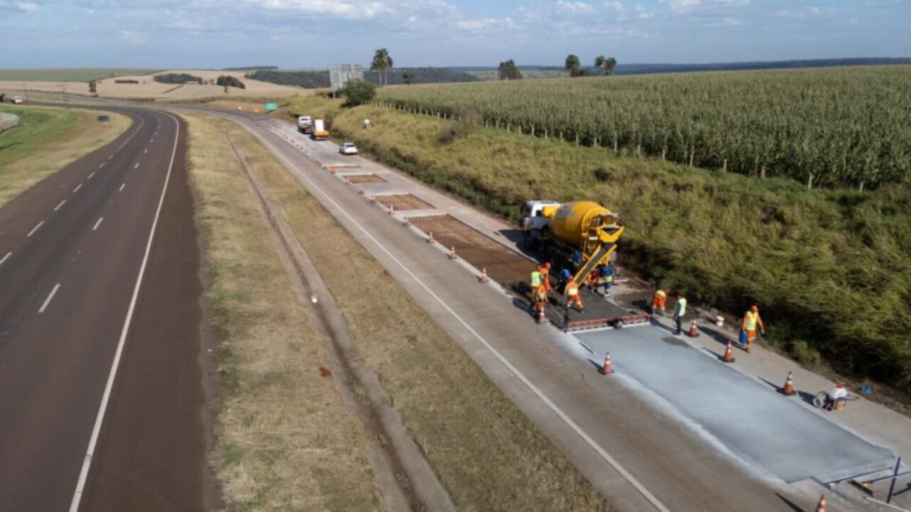 BR-163 recebe 600 placas de concreto e novos radares em trechos críticos no Paraná para aumentar segurança viária e modernizar a rodovia.