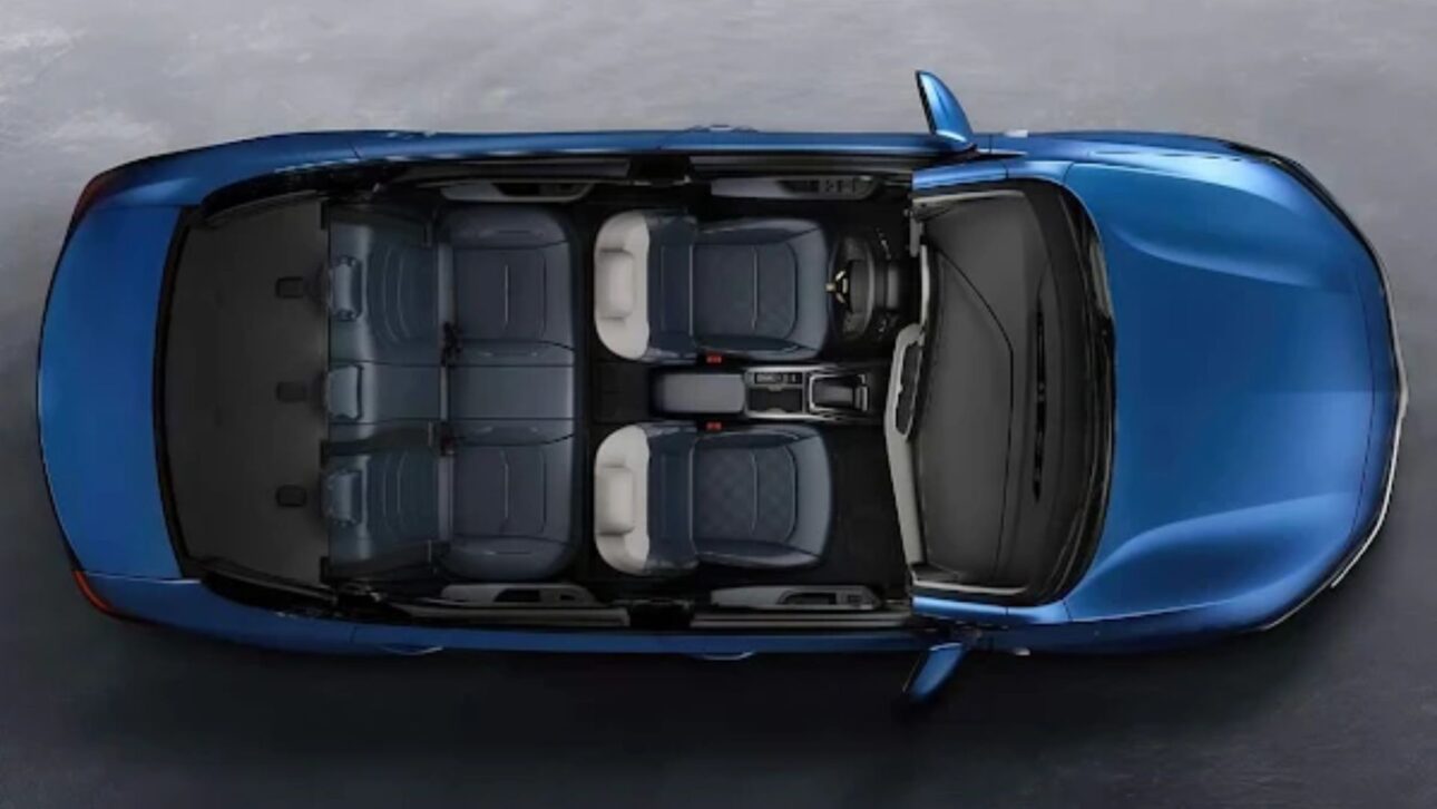 Chevrolet Cruze 2026 estreia no Oriente Médio com motor 1.5 turbo, câmbio dupla embreagem e painéis digitais, mirando sedãs médios.