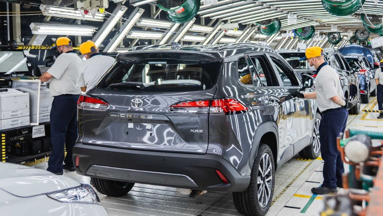 Toyota anuncia nova fábrica em Aichi, Japão, para manter produção de 3 milhões de veículos por ano e modernizar instalações.