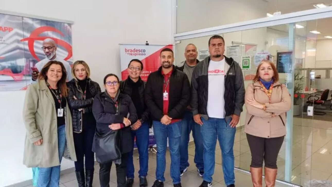 Bradesco fecha agências e corta empregos em 2024, mesmo com lucro bilionário e aumento de clientes por funcionário.
