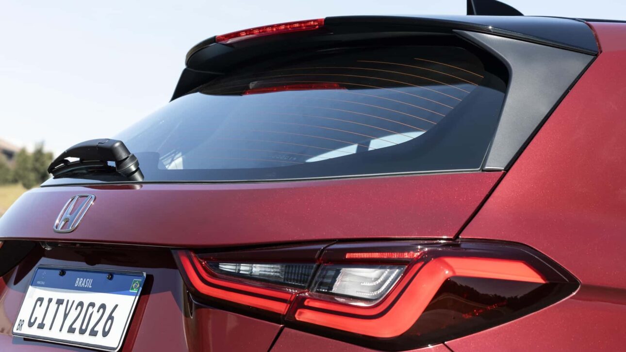 Honda lança o City Sport 2026 com visual exclusivo, motor 1.5 de 126 cv, câmbio CVT Step Shift e pacote Honda Sensing completo.