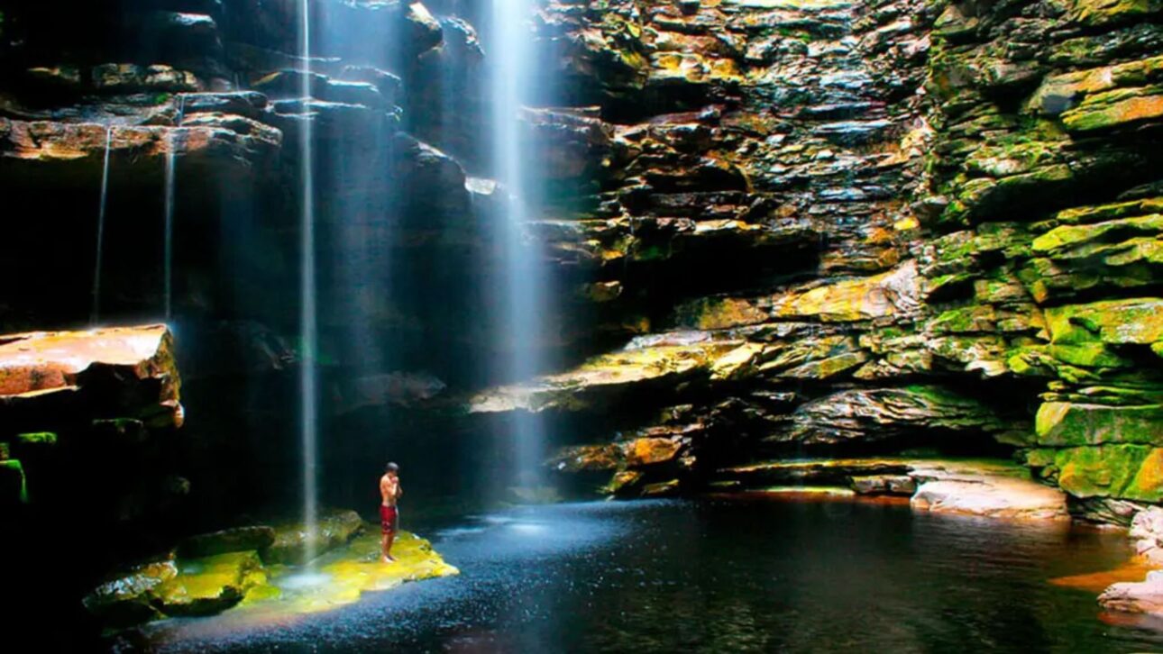 Descubra Lençóis, na Chapada Diamantina, destino de ecoturismo com trilhas, cachoeiras, história e cultura que encantam visitantes o ano todo.