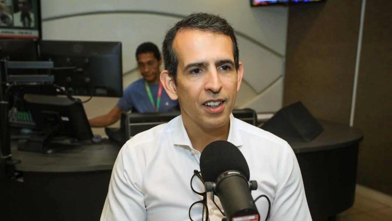 CEO da Gerdau critica concorrência desleal da China no aço e cobra ações do governo para proteger empregos e produção local.