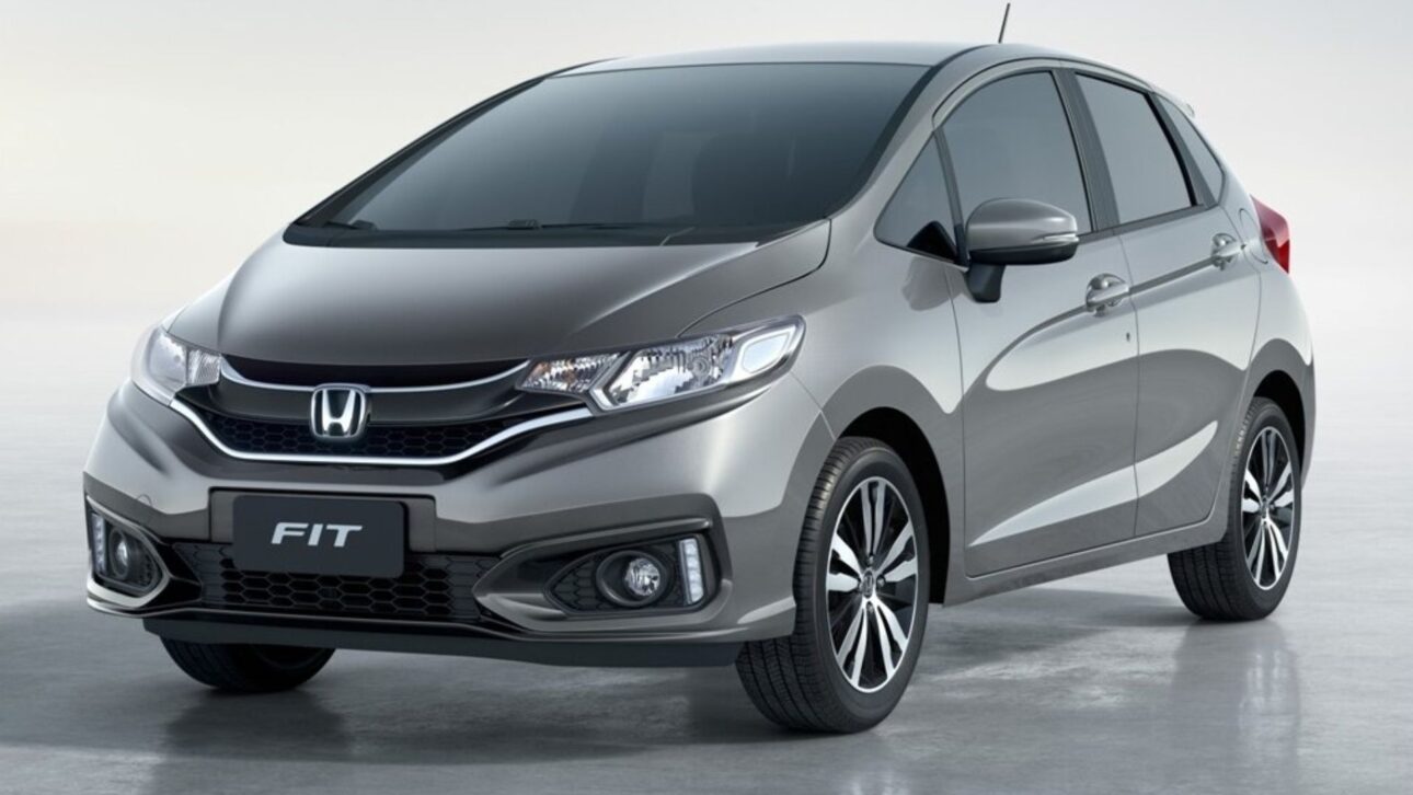 Honda Fit 2021 usado a partir de R$ 75,5 mil com motor 1.5, câmbio CVT, porta-malas de 363 litros e reconhecida confiabilidade.