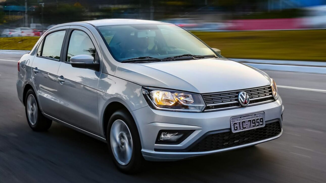 Volkswagen Voyage 1.6 MSI 2019 é sedã compacto usado, econômico e com porta-malas de 480 litros. (Foto: divulgação)