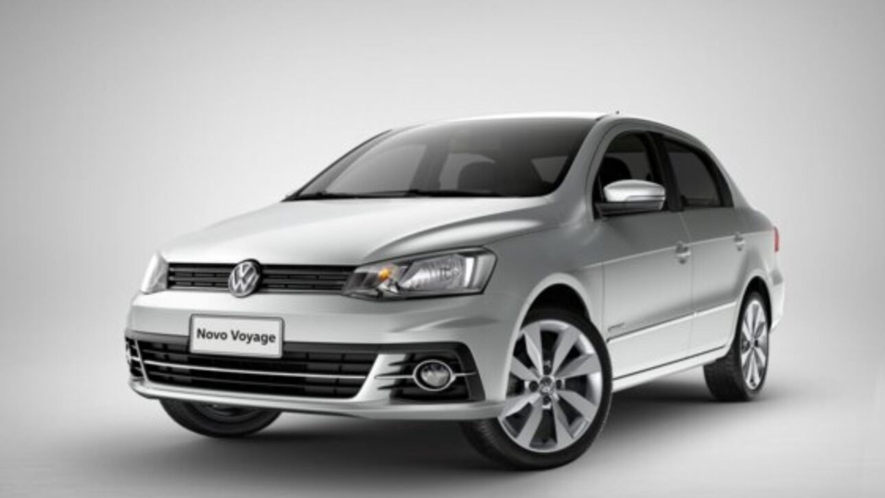 Volkswagen Voyage 2018 1.6 — sedã compacto usado com câmbio manual ou I-Motion. (Imagem: Divulgação)