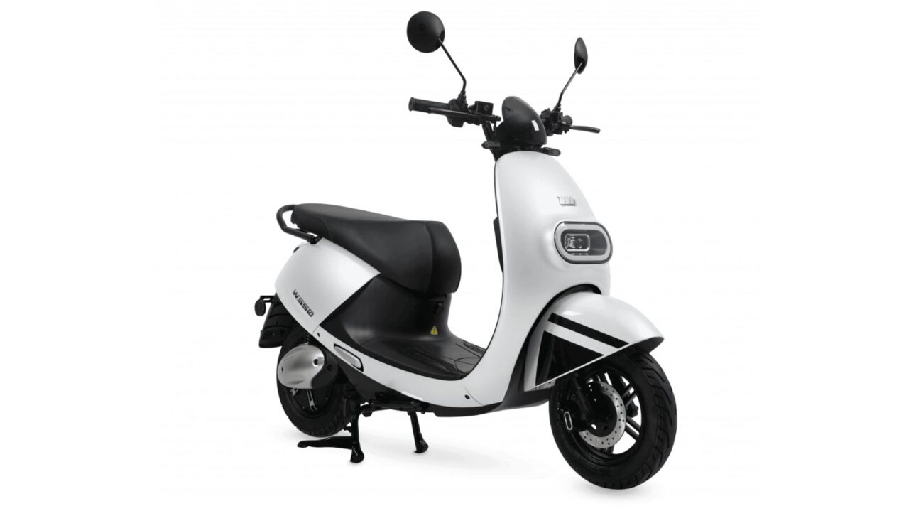 Watts WS50 é uma moto elétrica barata, silenciosa e com até 50 km de autonomia por recarga (Imagem: divulgação)