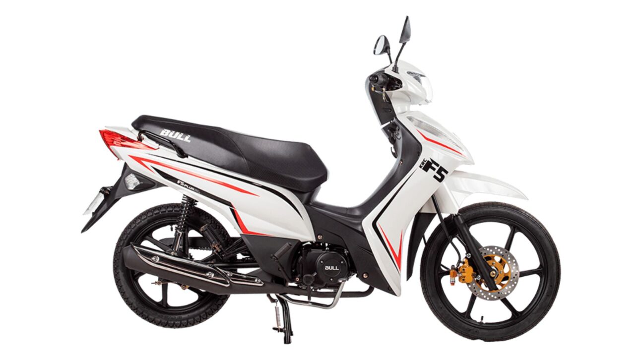 Bull F5 Plus NG aposta em painel 100% digital e freio a disco dianteiro entre as motos sem CNH (Imagem: divulgação)