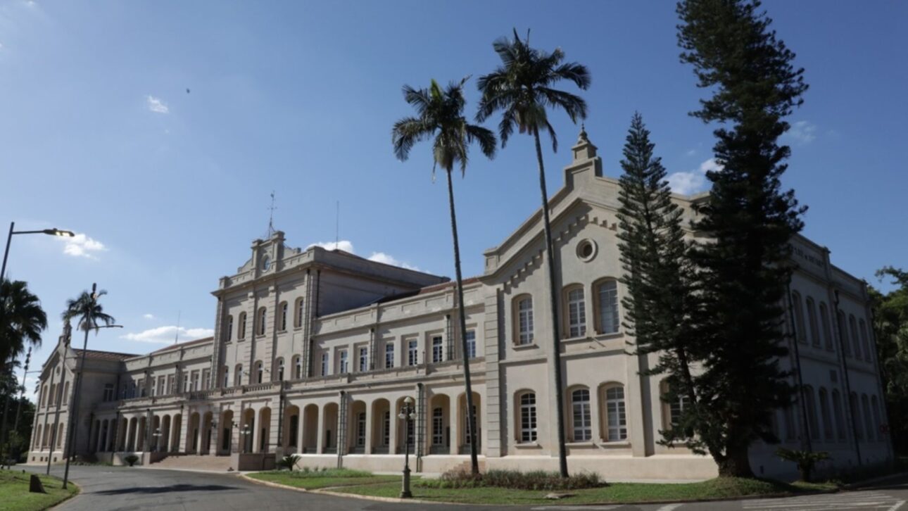 A história de Luiz de Queiroz e da ESALQ/USP revela como uma doação de terras moldou a ciência agrícola brasileira.