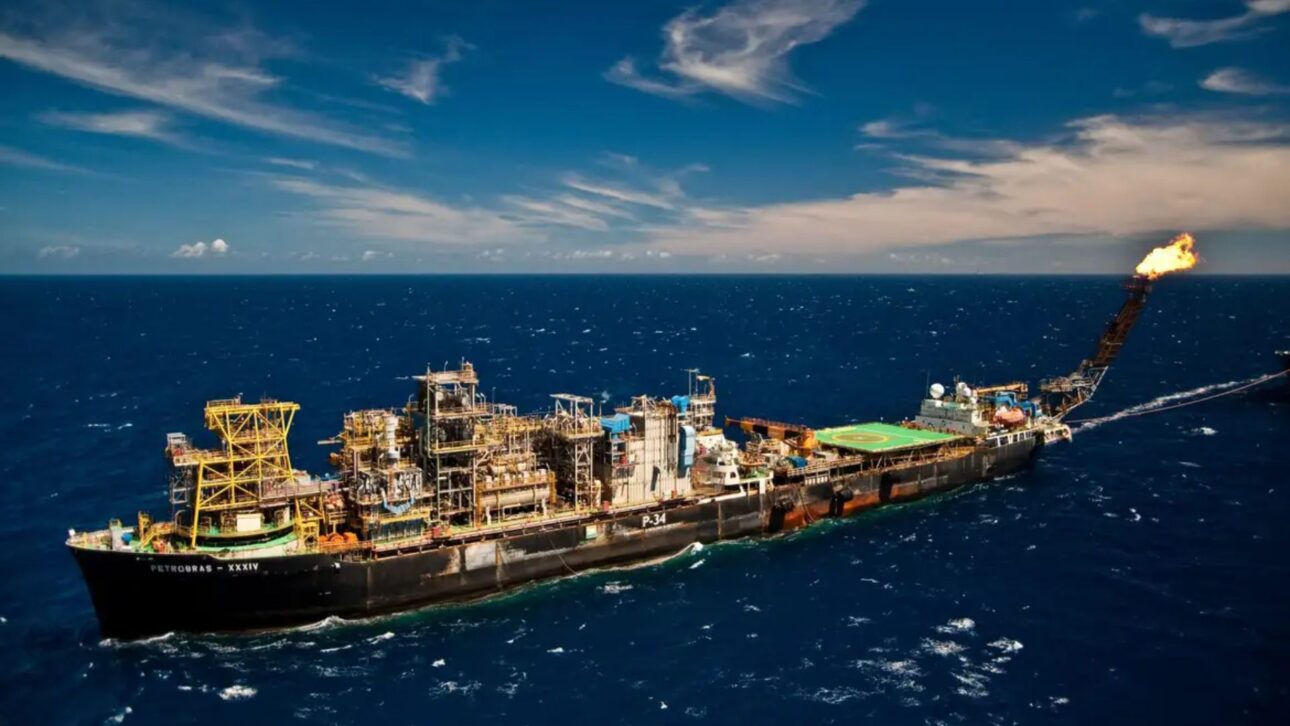 Petrobras antecipa megaprojeto e conecta três poços à P-58 em Jubarte, ampliando a produção capixaba em até 60 mil barris por dia.
