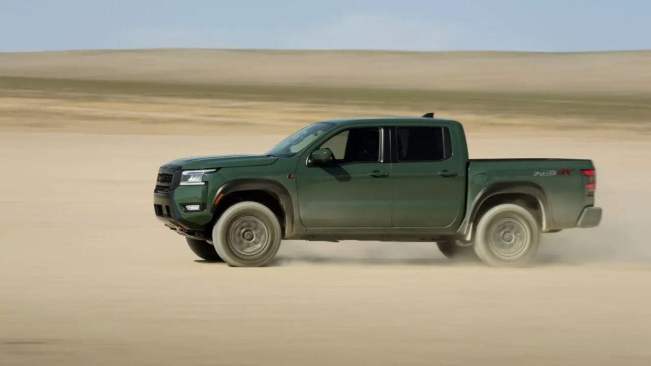 Nova Nissan Frontier PRO-4X R chega com motor V6 de 314 cv, suspensão elevada, tração 4x4 e preço menor que rivais nos EUA.
