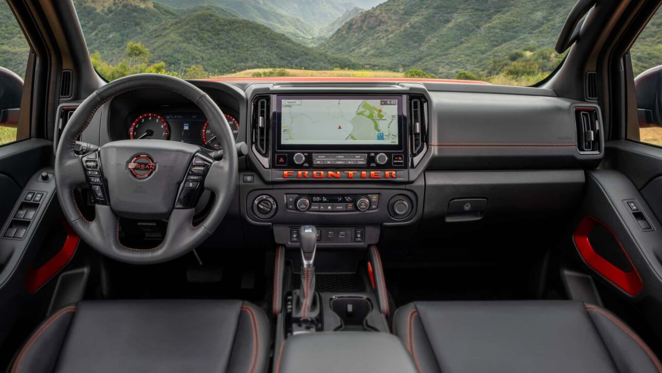 Nova Nissan Frontier PRO-4X R chega com motor V6 de 314 cv, suspensão elevada, tração 4x4 e preço menor que rivais nos EUA.
