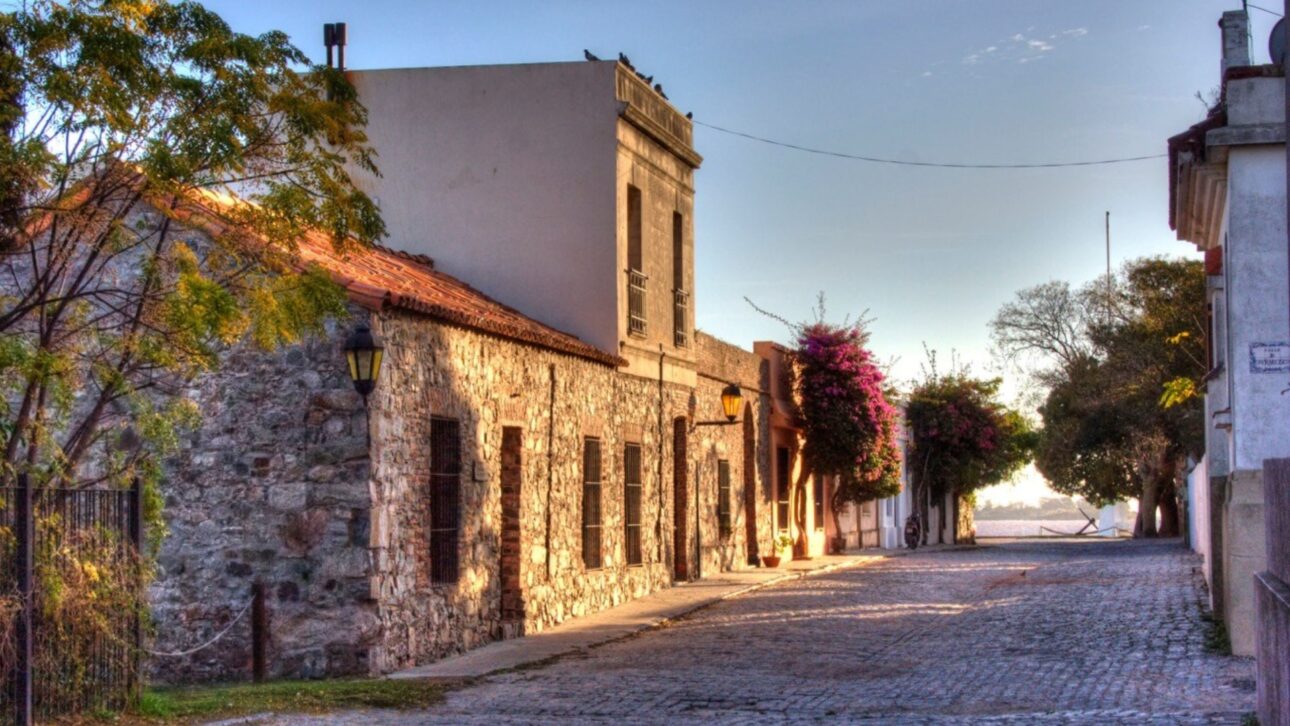 Centro colonial de Colônia do Sacramento, patrimônio histórico do Uruguai. (Imagem: Atlas & Boots)