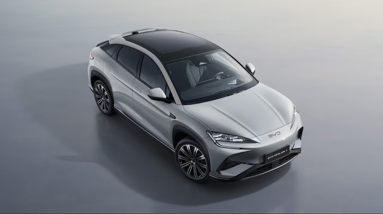 Imagina recarregar seu carro por 18 minutos e rodar 520 km; Novo SUV elétrico da BYD faz isso e muito mais 2