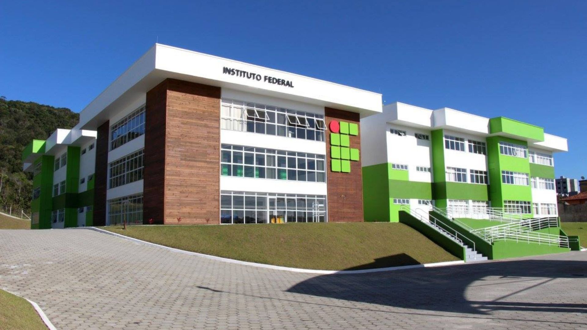 Instituto Federal abre seleção para professor substituto com salário de até R$ 8.058,29 e jornada de 40h semanais em Floriano (PI)