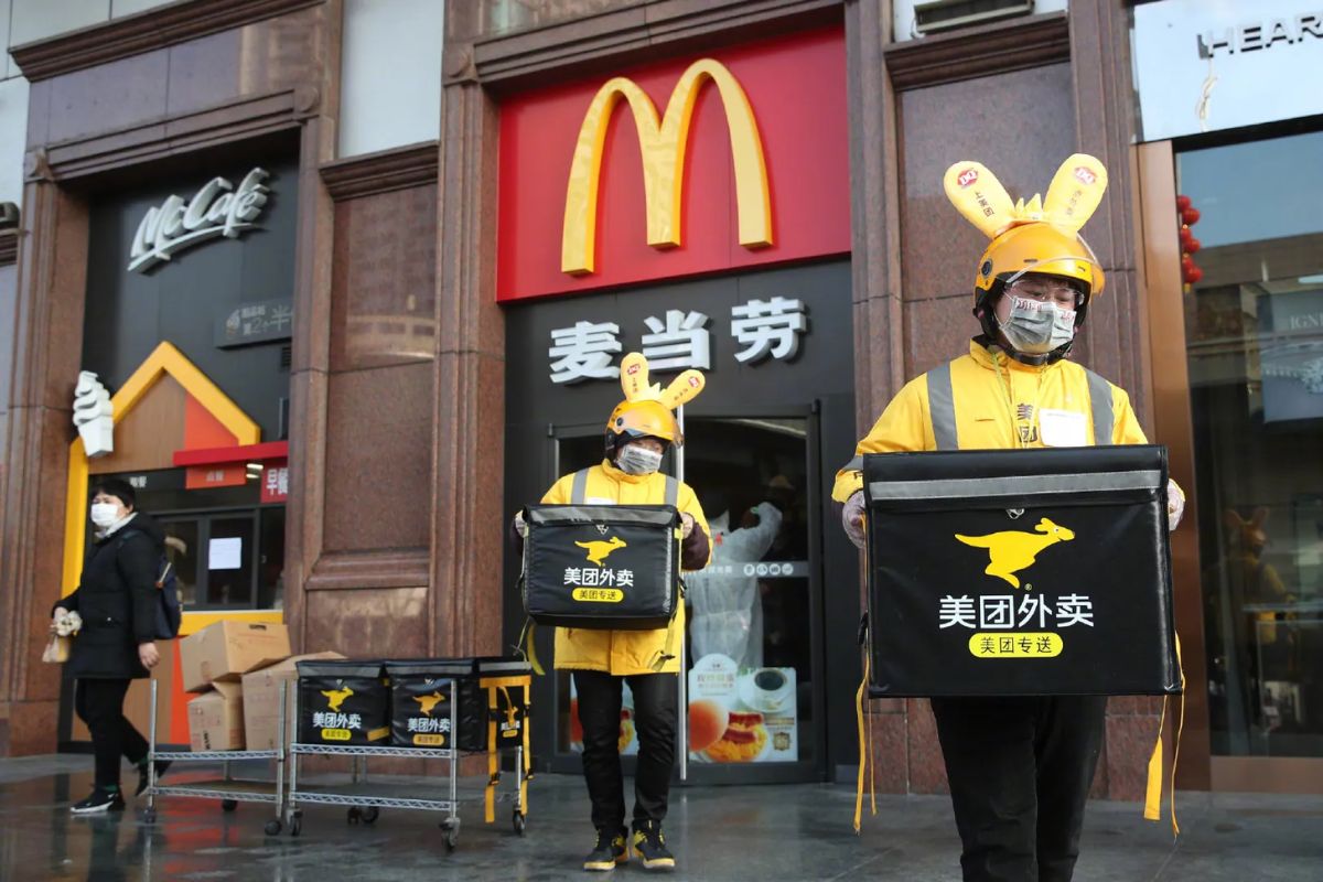 Meituan admite colapso nos negócios locais, prevê novas perdas e encara estreia no Brasil ameaçada por iFood e 99Food