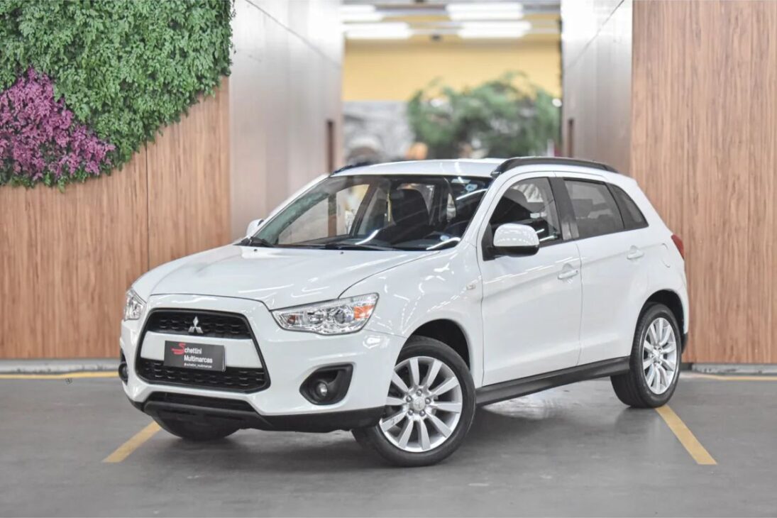 Mitsubishi ASX 4x2 2015 custa em média R$ 69 mil e entrega motor 2.0 de 160 cv com câmbio CVT