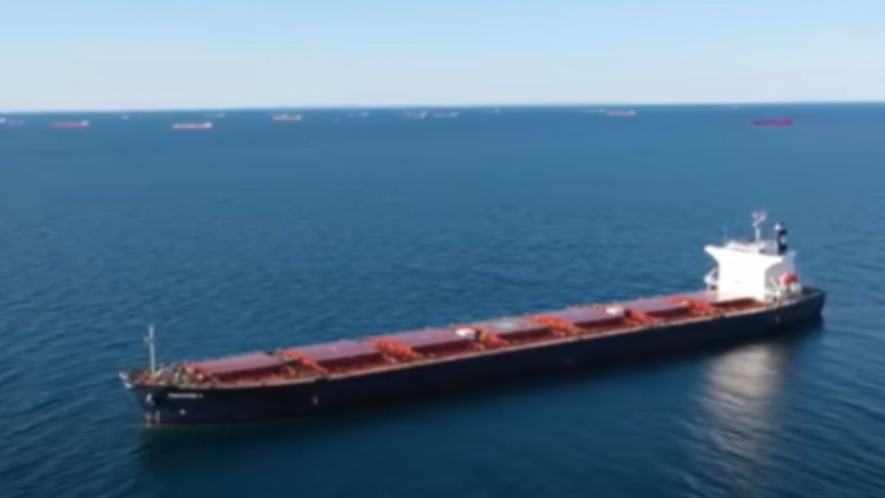 Embarcações de grande porte como Penemax.