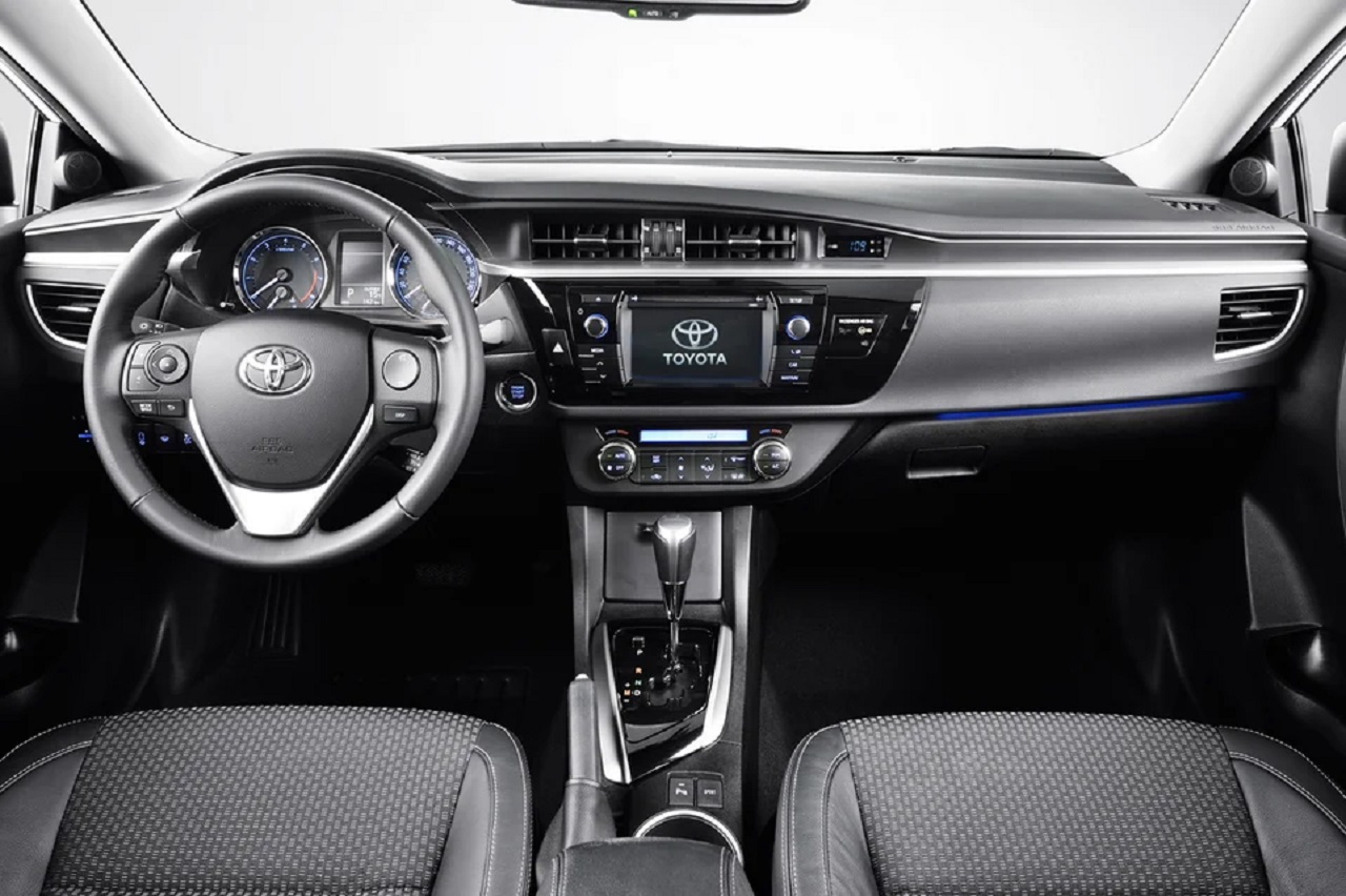 Por R$ 85 mil, Toyota Corolla Altis 2.0 2017: sedã sofisticado e mais barato que um Volkswagen T-Cross 1.0 turbo 0 km