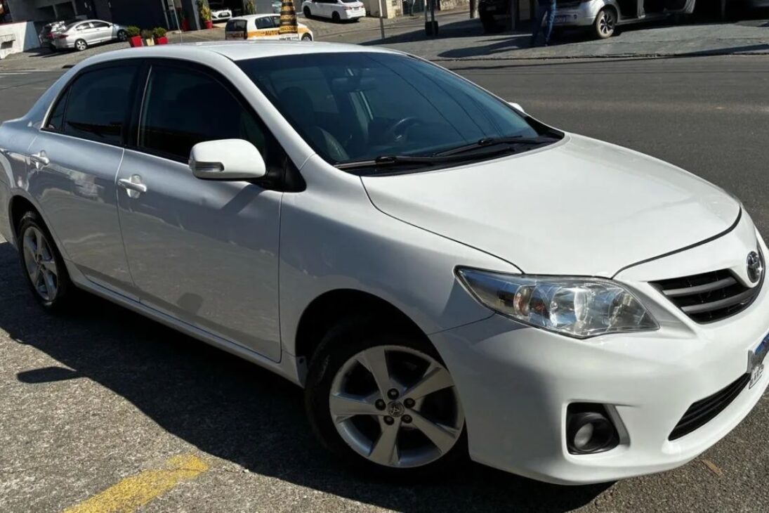 Tabela Fipe revela: Corolla 2014 vale menos de R$ 80 mil e supera rivais em custo-benefício
