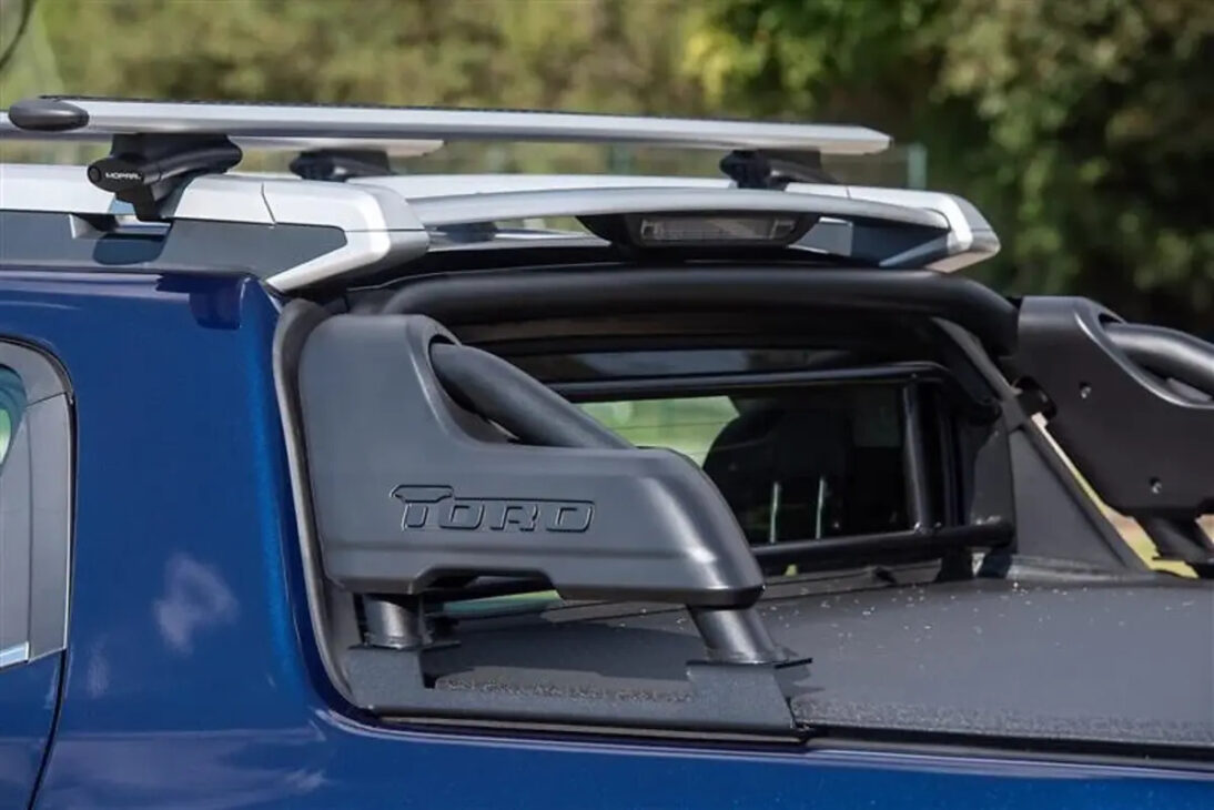 A Stellantis anunciou mais de 50 acessórios Mopar para a Fiat Toro 2026, incluindo capota rígida elétrica, sensor dianteiro e carregador wireless, todos homologados pela marca.