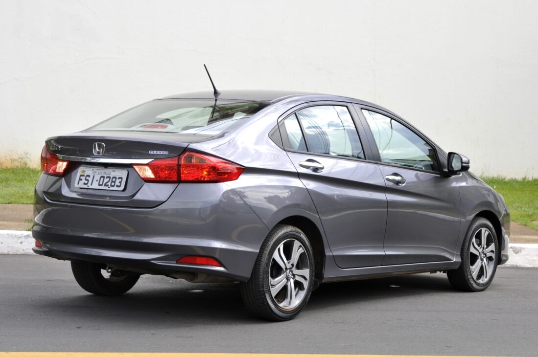 4 carros usados da Honda que custam entre R$ 35 e R$ 90 mil e entregam 'confiabilidade lendária', consumo acima de 13 km/l e revisões acessíveis