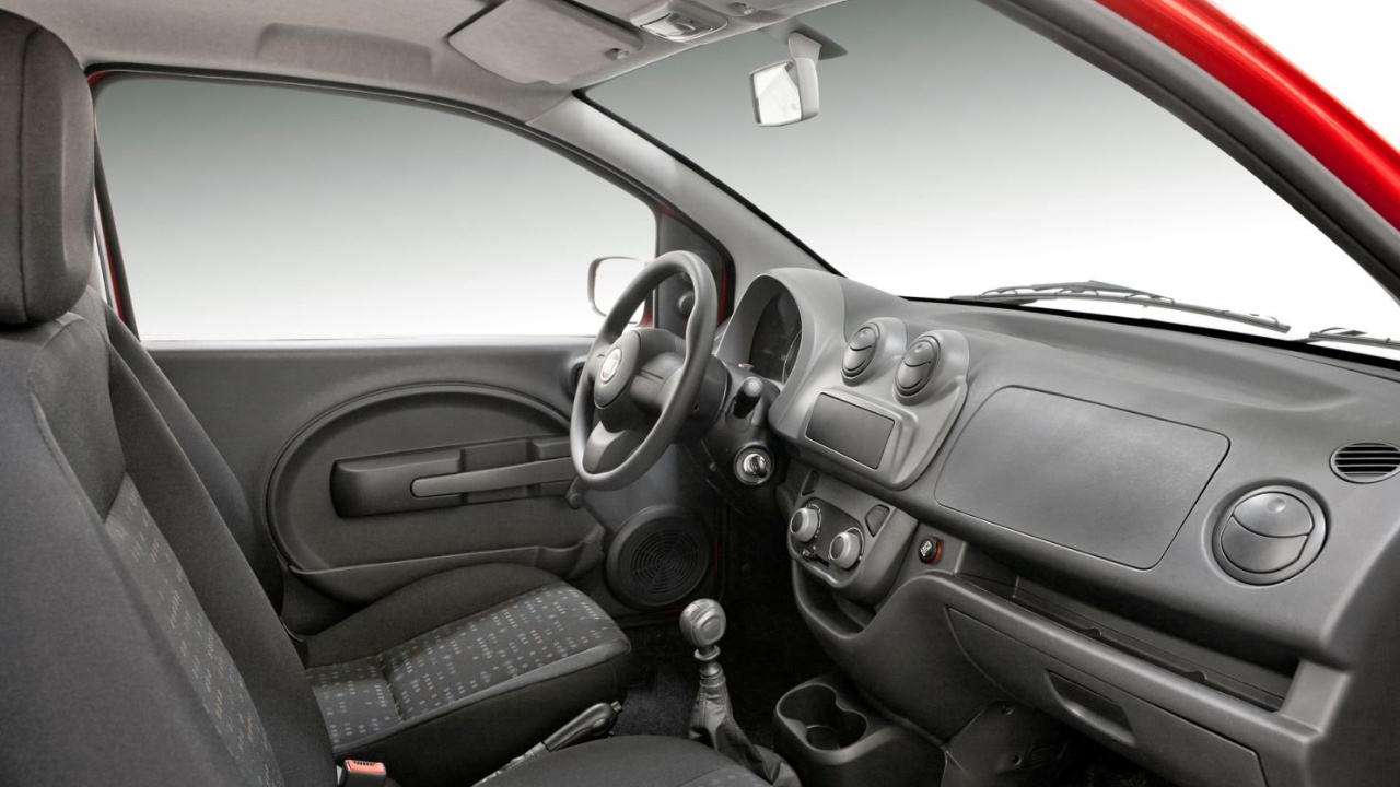 O carro usado Fiat Uno 2010 se destaca pela robustez, manutenção simples e custo-benefício. Saiba mais sobre versões, motores, consumo, conforto, problemas comuns e recalls do hatch que marcou gerações. Fonte: Auto Papo